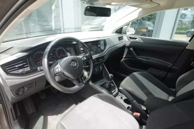 Volkswagen Polo (2018) thumbnail 2