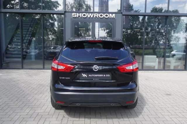 Nissan Qashqai (2016) thumbnail 5