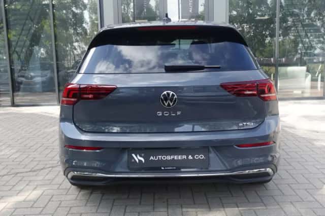 Volkswagen Golf (2025) thumbnail 5