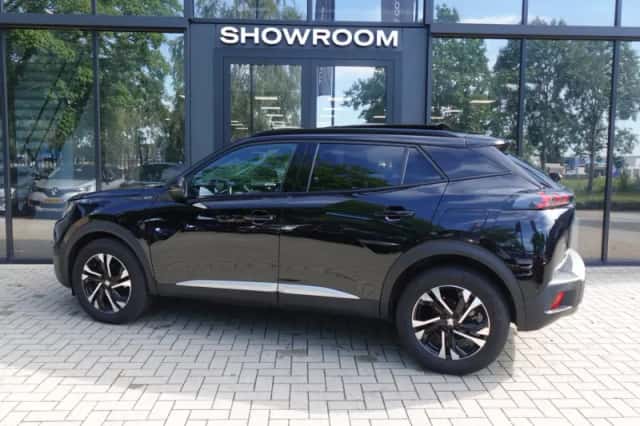 Peugeot 2008 (2022) thumbnail 2