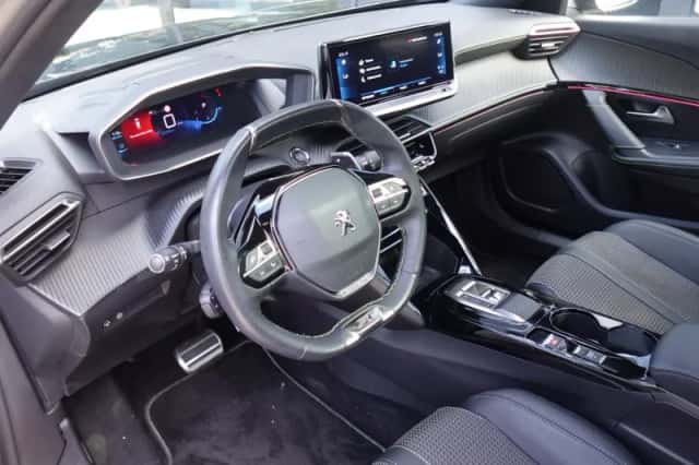 Peugeot 2008 (2022) thumbnail 3
