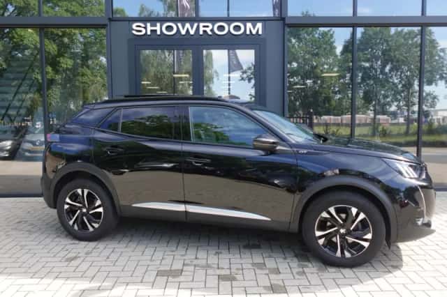 Peugeot 2008 (2022) thumbnail 4