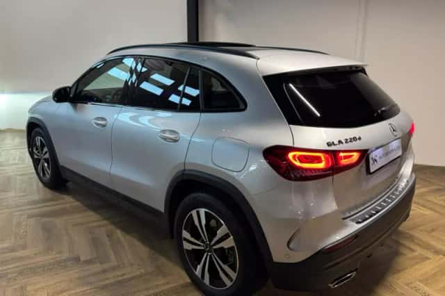 Mercedes-Benz GLA (2023) thumbnail 6