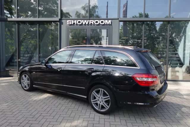 Mercedes-Benz E-Klasse (2011) thumbnail 2