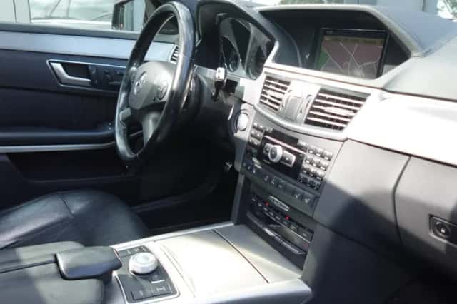 Mercedes-Benz E-Klasse (2011) thumbnail 3