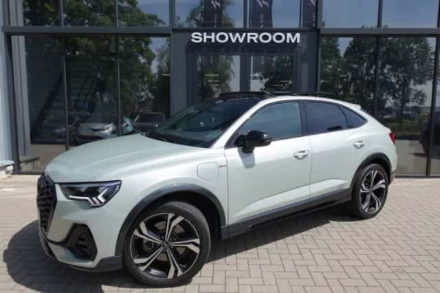 Audi Q3 (2022) thumbnail 1