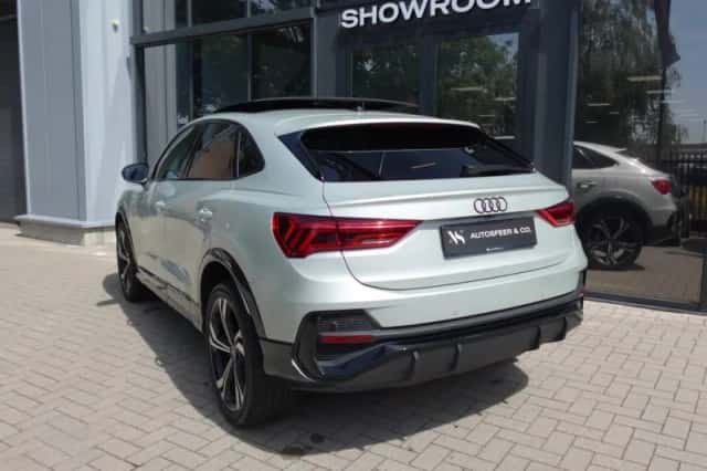 Audi Q3 (2022) thumbnail 2