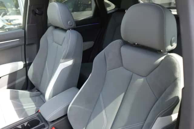 Audi Q3 (2022) thumbnail 4
