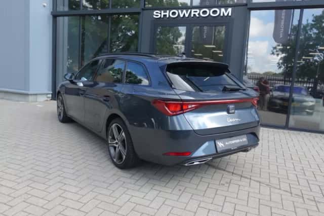 SEAT Leon (2022) thumbnail 2