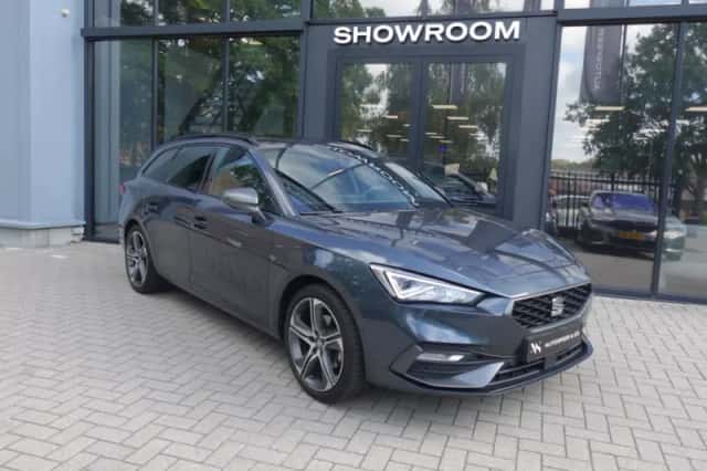 SEAT Leon (2022) thumbnail 3