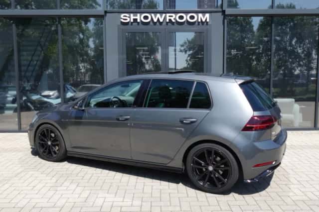 Volkswagen Golf (2019) thumbnail 2