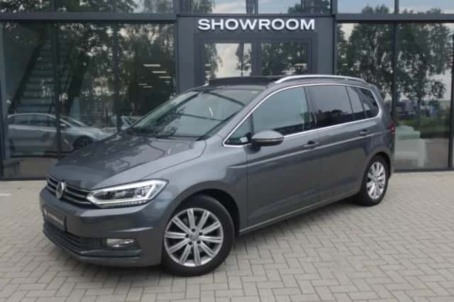 Volkswagen Touran (2016) thumbnail 1