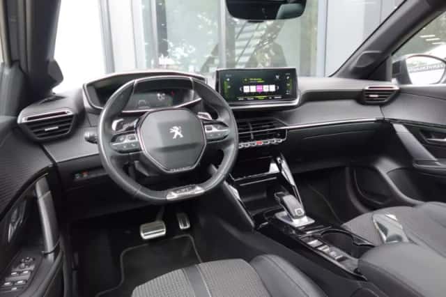 Peugeot 208 (2022) thumbnail 3