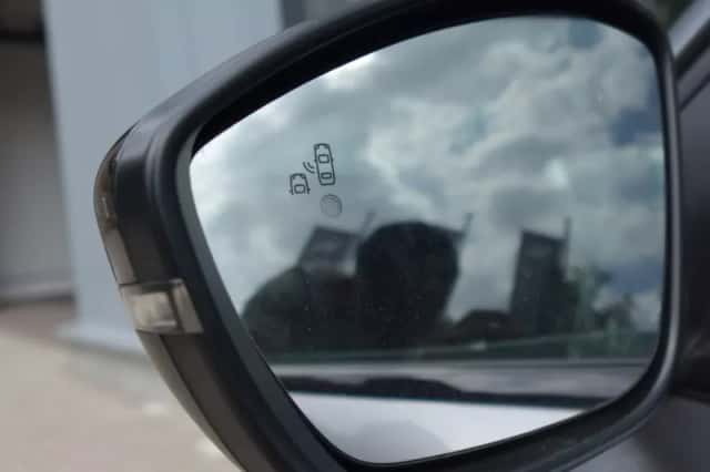 Peugeot 208 (2022) thumbnail 5