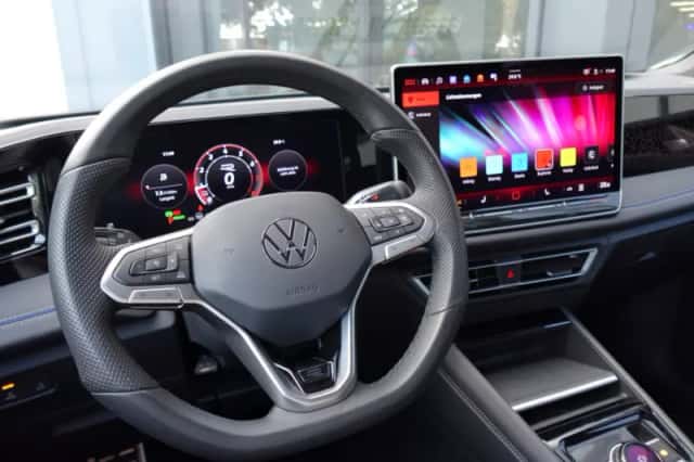 Volkswagen Tiguan (2024) thumbnail 3