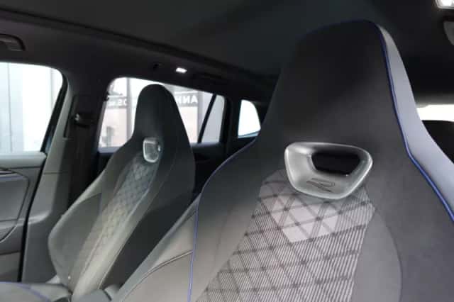 Volkswagen Tiguan (2024) thumbnail 4