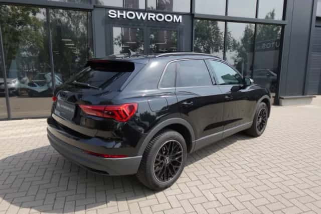 Audi Q3 (2021) thumbnail 2