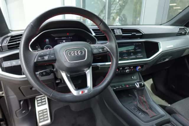 Audi Q3 (2021) thumbnail 4