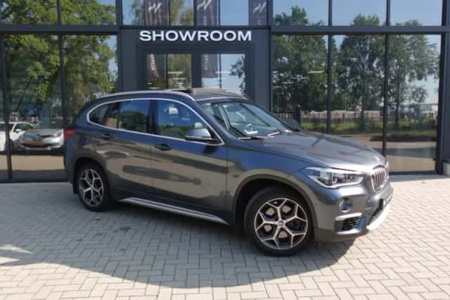BMW X1 (2018) thumbnail 3