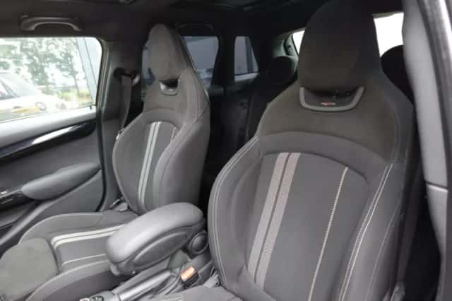 MINI Cooper S (2019) thumbnail 4