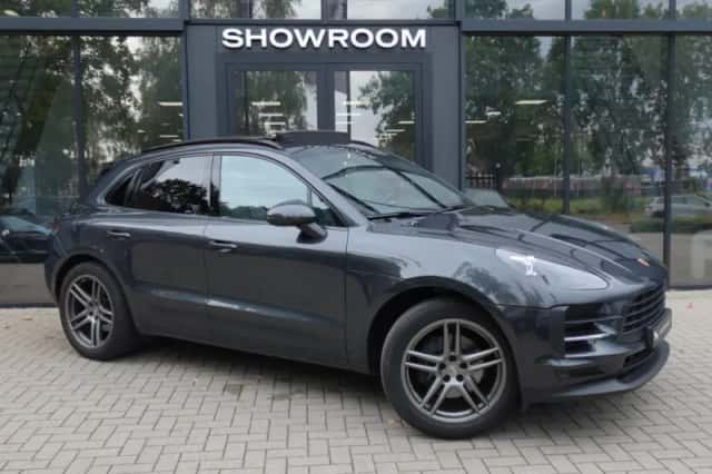 Porsche Macan (2020) thumbnail 3