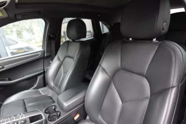 Porsche Macan (2020) thumbnail 5