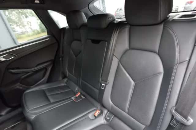 Porsche Macan (2020) thumbnail 6
