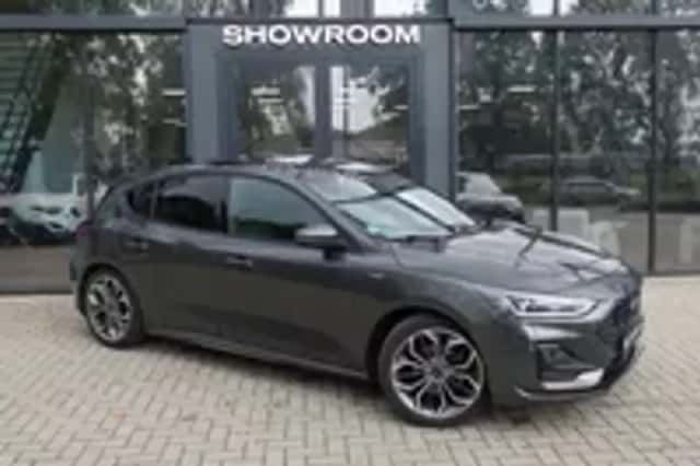 Ford Focus (2023) thumbnail 3