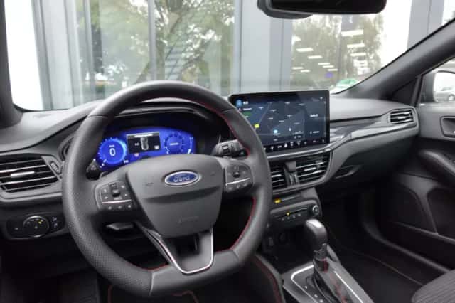 Ford Focus (2023) thumbnail 4