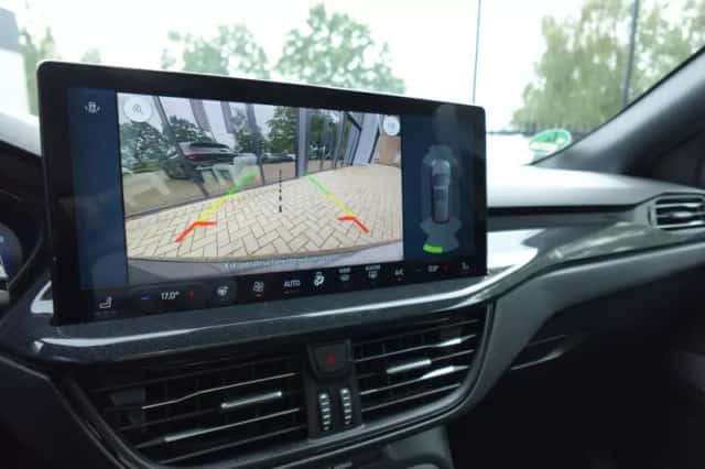 Ford Focus (2023) thumbnail 6