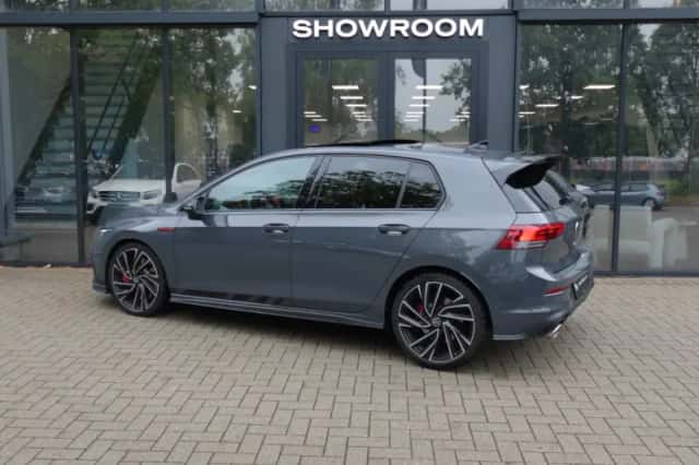 Volkswagen Golf (2021) thumbnail 2