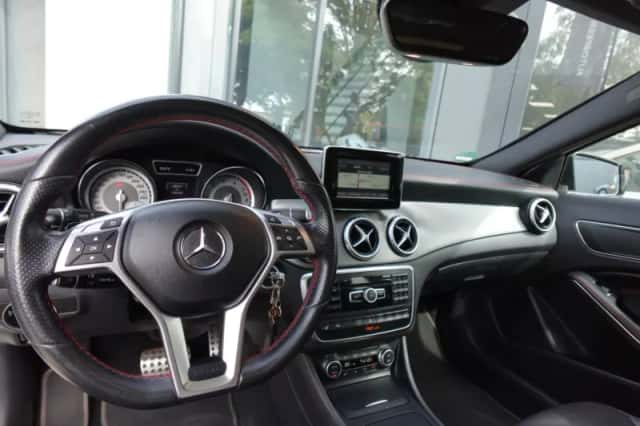 Mercedes-Benz GLA (2026) thumbnail 4