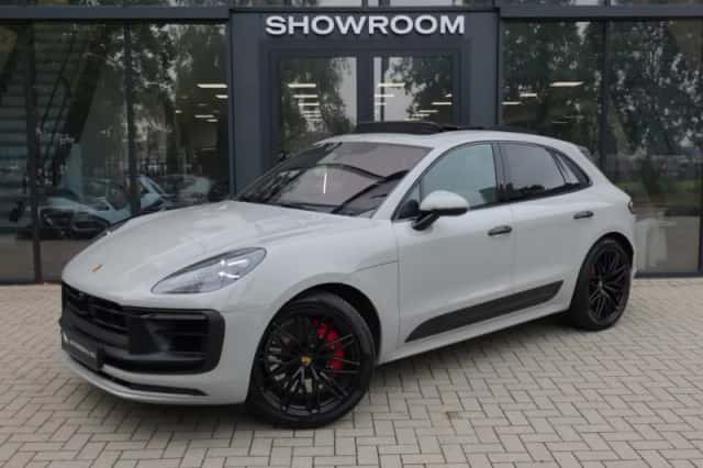 Porsche Macan (2022) thumbnail 1
