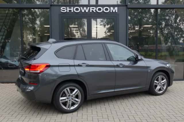 BMW X1 (2021) thumbnail 2
