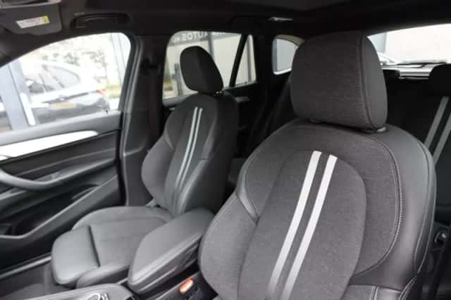 BMW X1 (2021) thumbnail 6