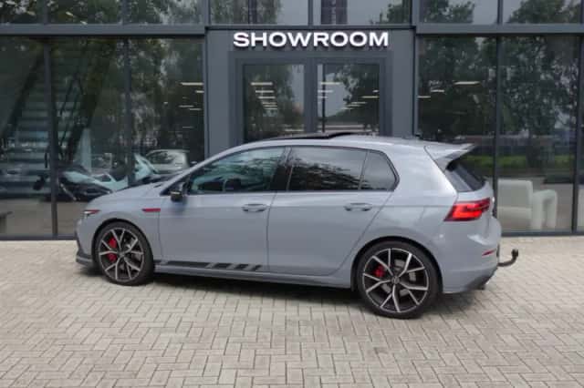 Volkswagen Golf (2022) thumbnail 2