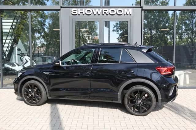 Volkswagen T-Roc (2024) thumbnail 2