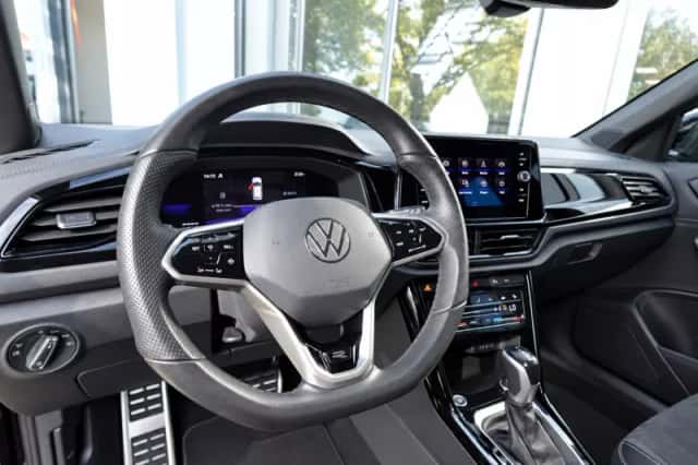 Volkswagen T-Roc (2024) thumbnail 4