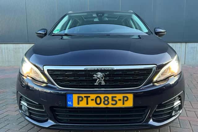 Peugeot 308 (2017) thumbnail 2
