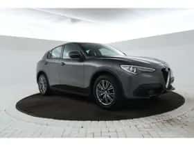 Alfa Romeo Stelvio (2020) thumbnail 4