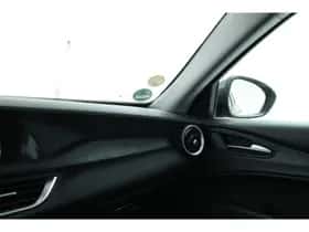 Alfa Romeo Stelvio (2020) thumbnail 32