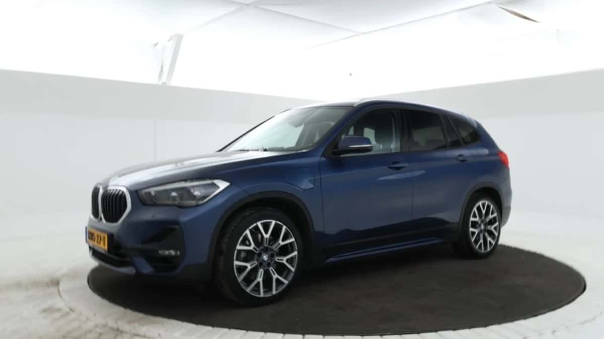 BMW X1 (2021) — foto 1