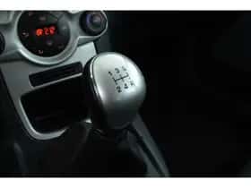 Ford Fiesta (2011) thumbnail 15