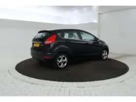 Ford Fiesta (2011) thumbnail 18