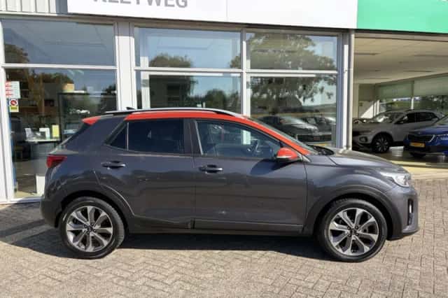 Kia Stonic (2019) thumbnail 6