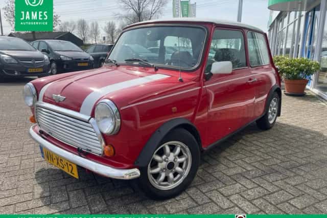 MINI Cooper (1996) thumbnail 2