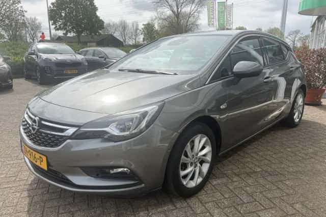 Opel Astra (2019) thumbnail 3
