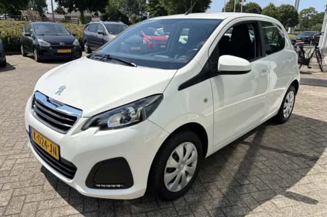 Peugeot 108 (2021) thumbnail 2