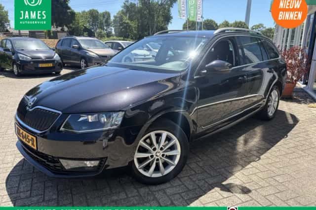 Škoda Octavia (2016) thumbnail 1