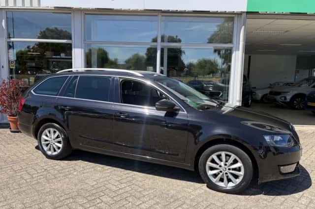 Škoda Octavia (2016) thumbnail 6
